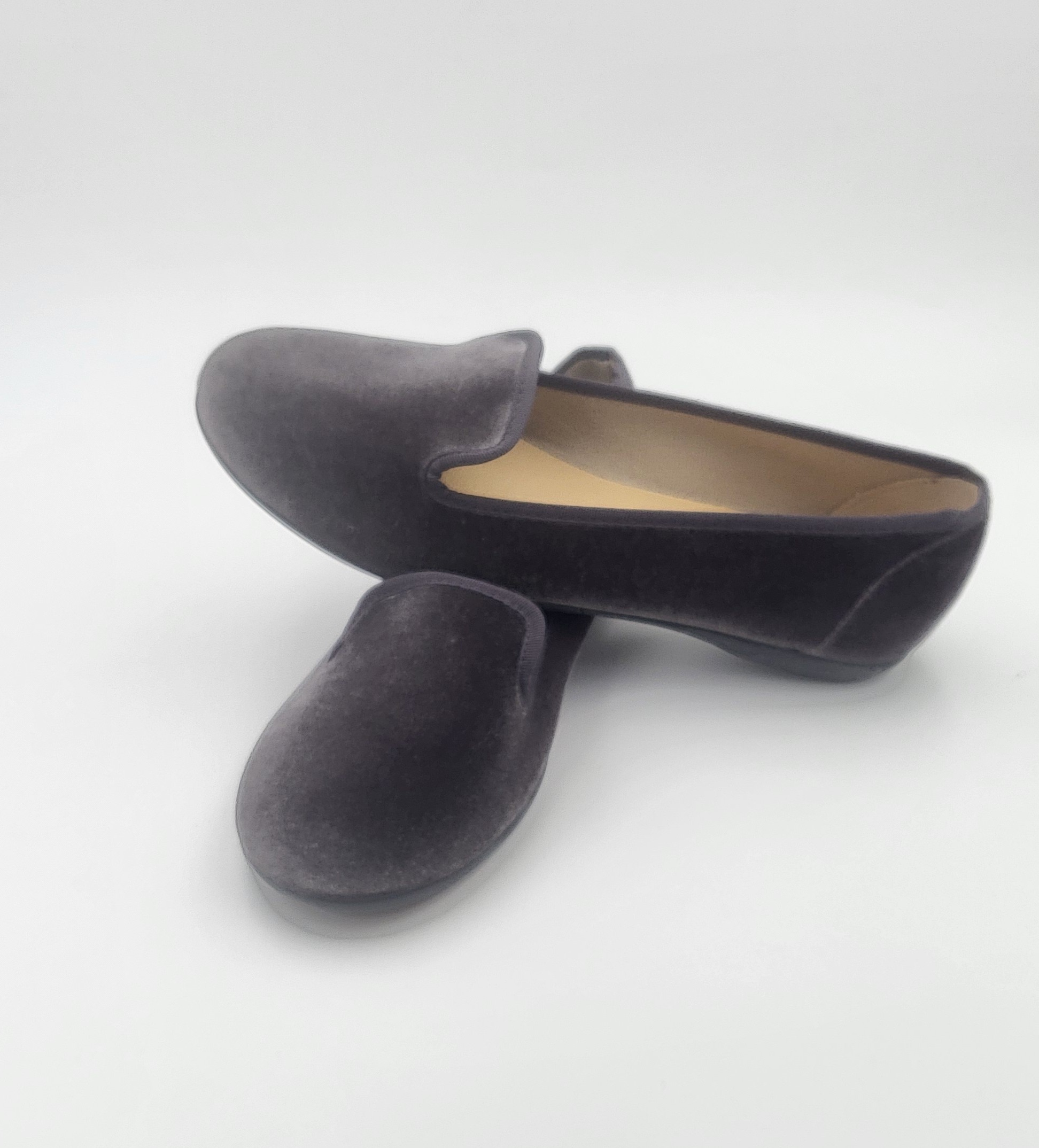 Slipper en terciopelo para mujer elegancia y comodidad en cada paso - Imagen 7