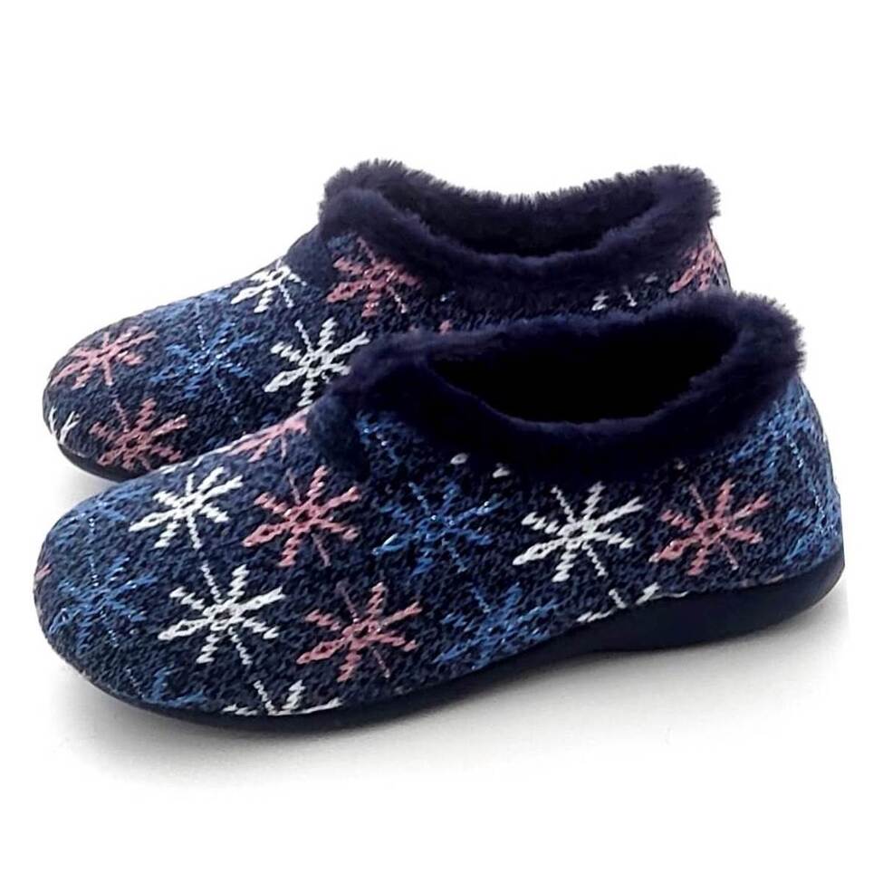 Zapatilla cerrada en lana algodón con pelo y con diseño de nieve - Imagen 2