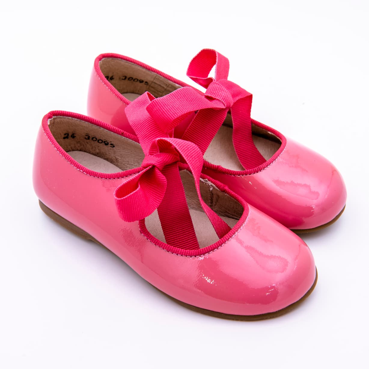 Bailarina o mercedita tipo angelito con lazo de grosgrain en piel charol de vestir para niñas - Imagen 3