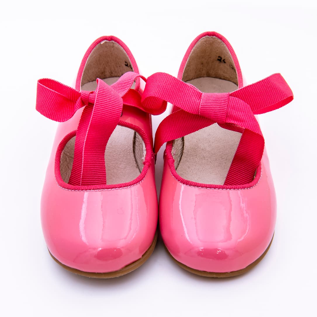 Bailarina o mercedita tipo angelito con lazo de grosgrain en piel charol de vestir para niñas - Imagen 2