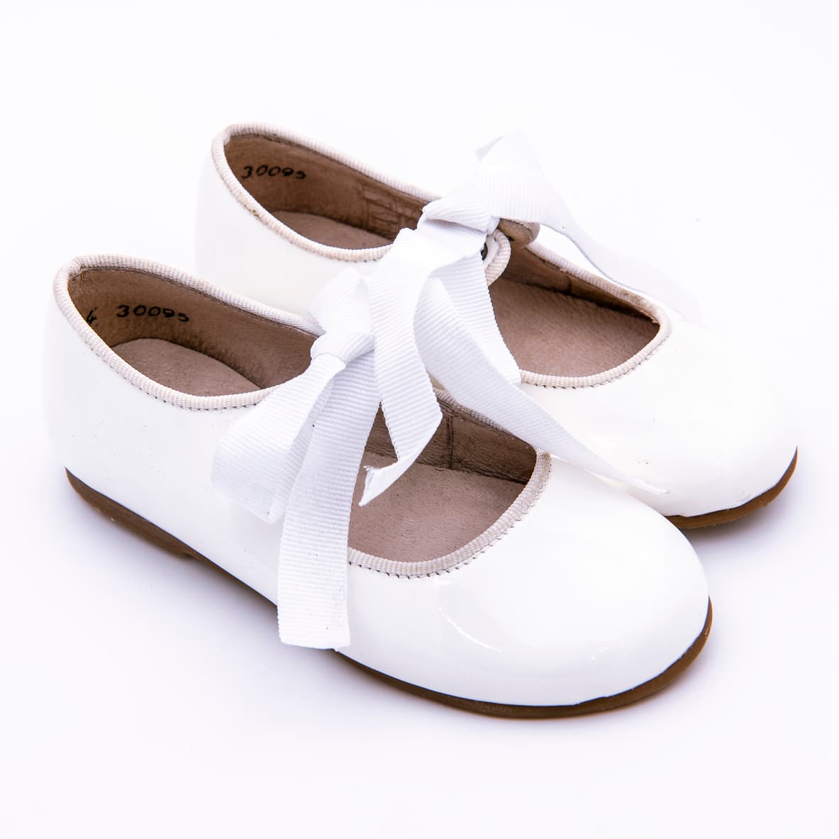 Bailarina o mercedita tipo angelito con lazo de grosgrain en piel charol de vestir para niñas - Imagen 6