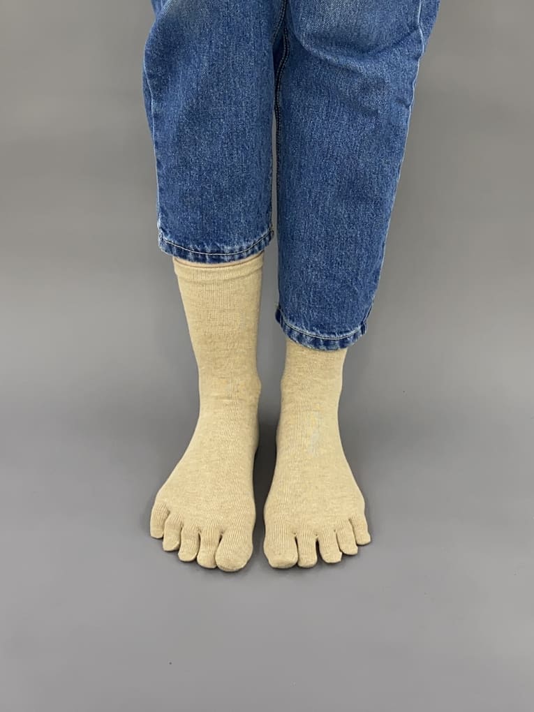 CALCETINES barefoot lisos gruesos beige - Imagen 2