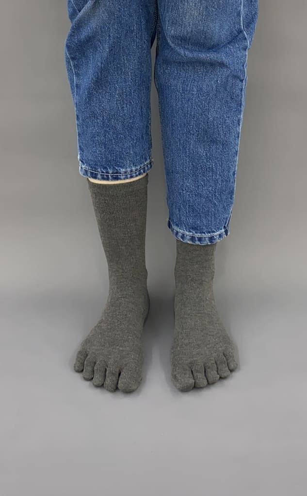 CALCETINES barefoot lisos gruesos gris oscuro - Imagen 3