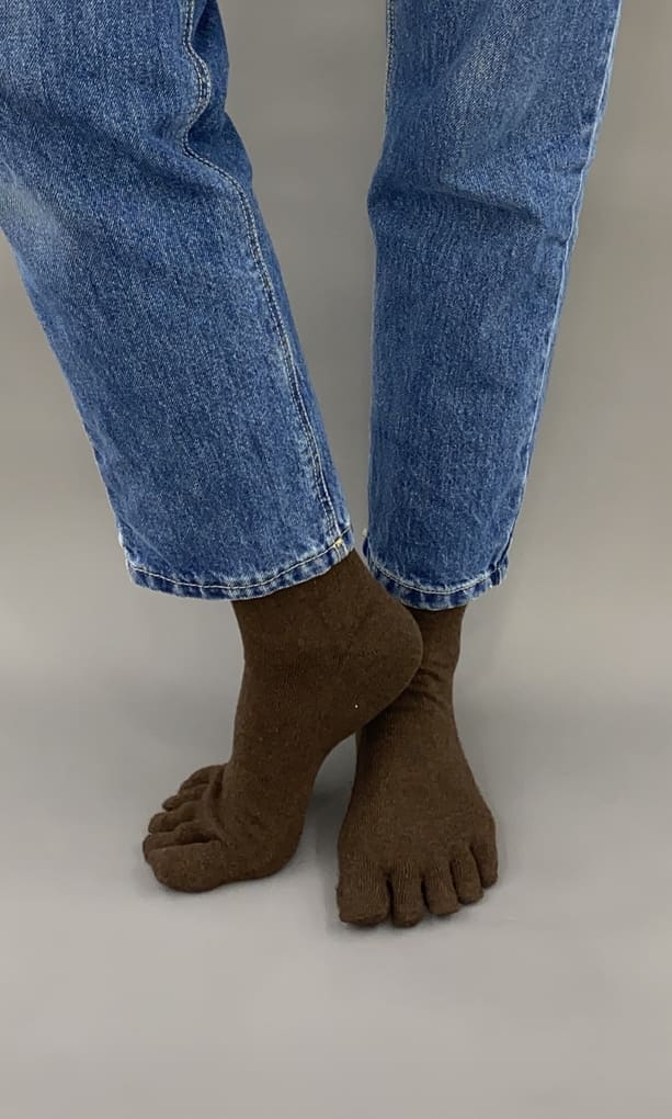 CALCETINES barefoot lisos gruesos chocolate - Imagen 2